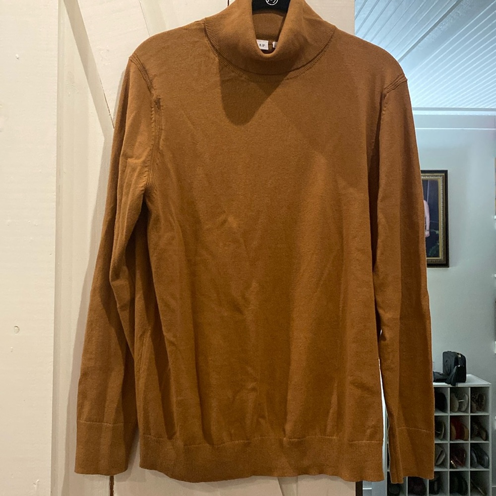 Gap, camel color, turtleneck sweater, size large